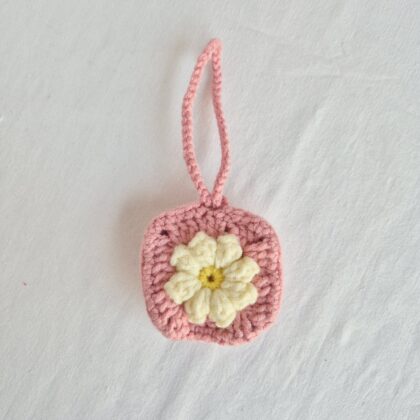 Crochet Earphone Holder